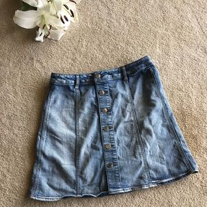 Jean skirt with buttons